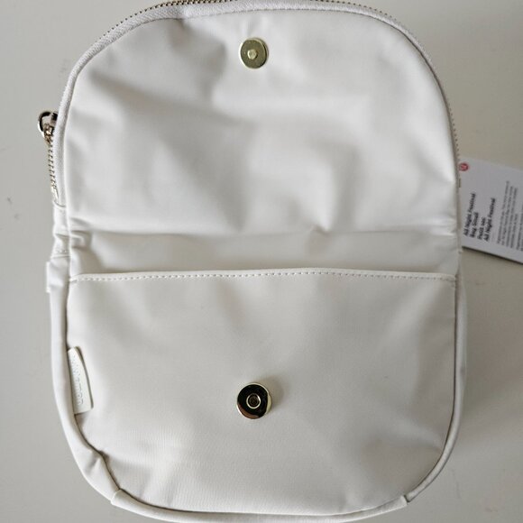 NWT LULULEMON LTIV/GOLD Light Ivory Gold All Night Festival Bag Small 2L - Picture 9 of 14